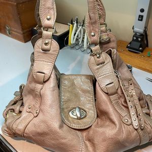 Pinkish beige Marciano leather slouchy bag